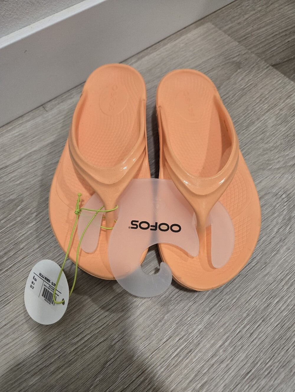 OOFOS Women's Peach-Orange Recovery Flip Flop